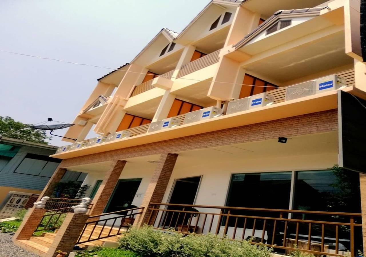 Отель Baan Bua House 2 Аюттхая Экстерьер фото